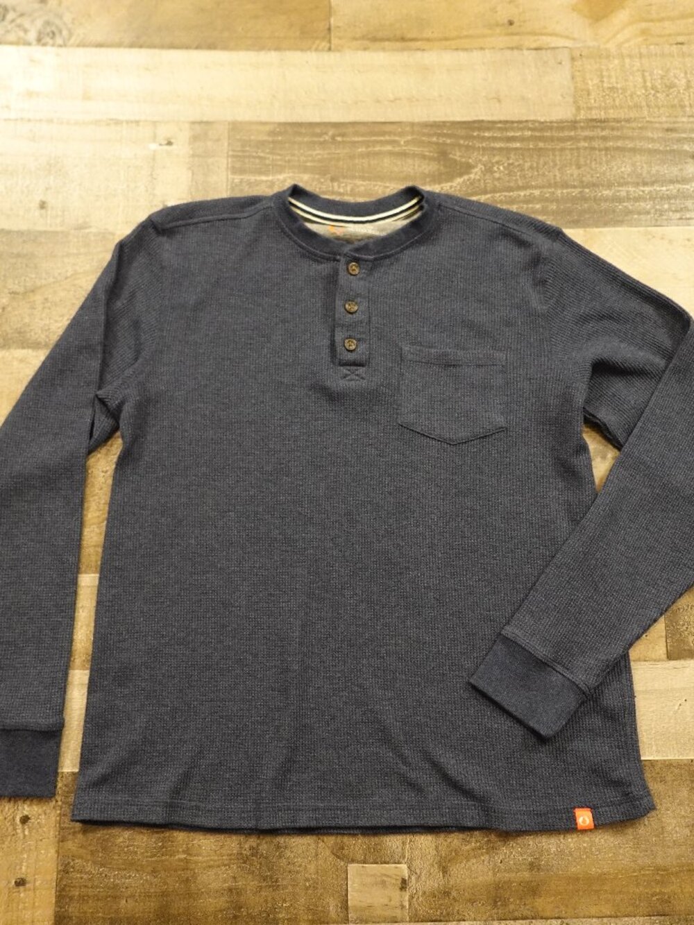 The American Outdoorsman Waffle Knit Henley Shirt Men's Medium Navy Pocket